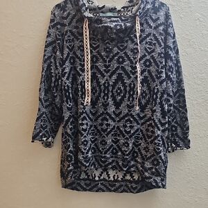 Maurices Navy and White Knit Sweater